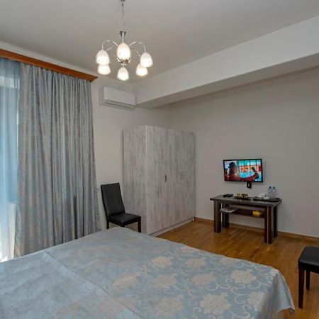 Hotel Season Yerevan Exterior photo