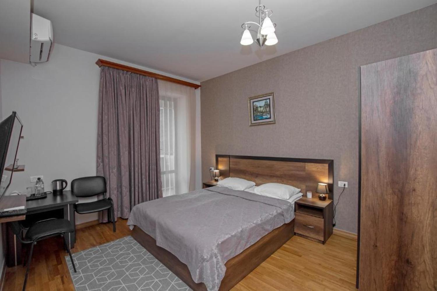 Hotel Season Yerevan Exterior photo